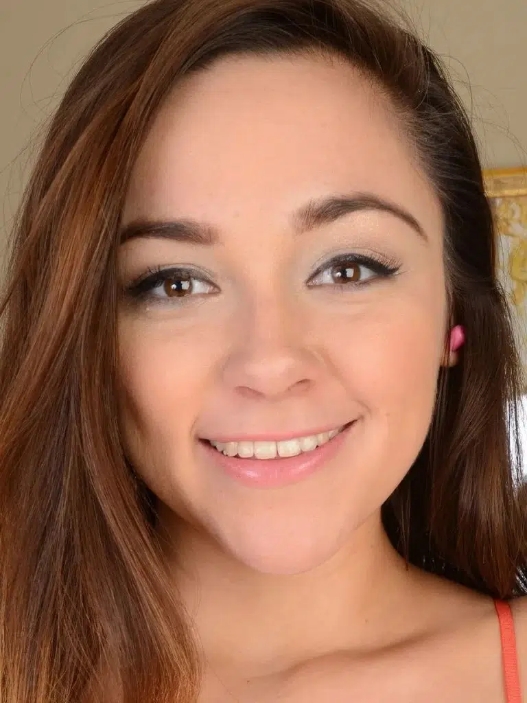 Zoey Foxx Biography: Wiki, Age, Career, Height, Weight, Boyfriend, Net Worth & More